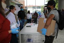 Entregan Apoyos Alimentarios para Estudiantes del CUCosta