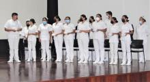 Realizan ceremonia de Imposición de cofias y galones a estudiantes de Enfermería del CUCosta