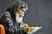 Comparte el poeta urbano Lalo Quimixto su peculiar estilo en su libro “Indigentes”