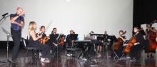 Emotivo concierto de la Orquesta Vallarta dirigido a las mamás