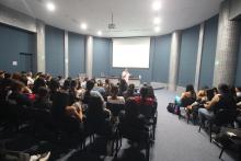 Imparte el Dr. Javier Ruiz Hermoso conferencia sobre el nuevo mapa del turismo global en CUCosta