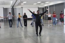 Estudiantes del Programa Delfín participan en dinámica de integración física en el CUCosta